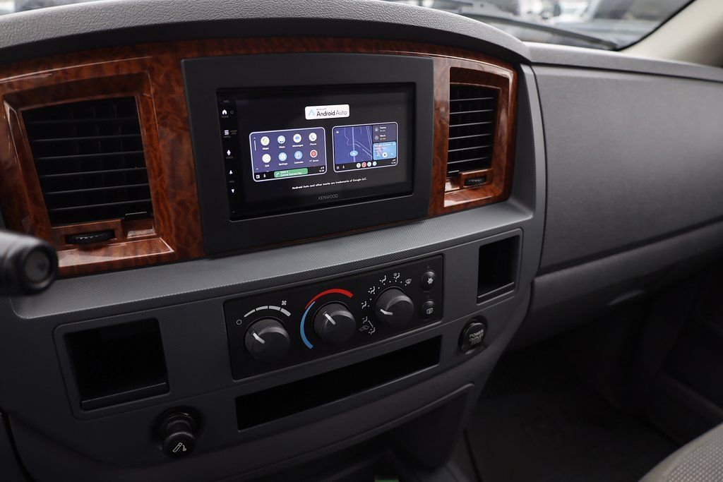 Used 2006 Bright White Dodge SLT image 15
