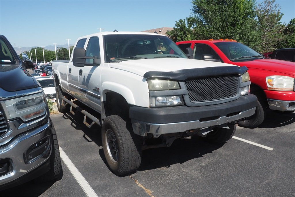 2003 Chevrolet Silverado 2500HD LT photo 2