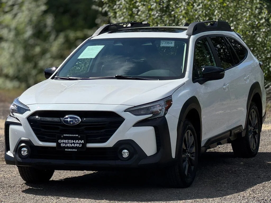 Used 2025 Crystal White Pearl Subaru Onyx Edition XT image 3