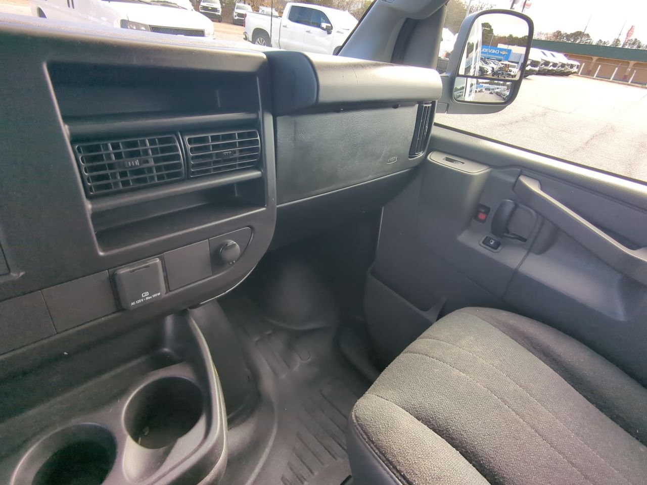 2024 GMC Savana Cargo Work Van - Photo 76