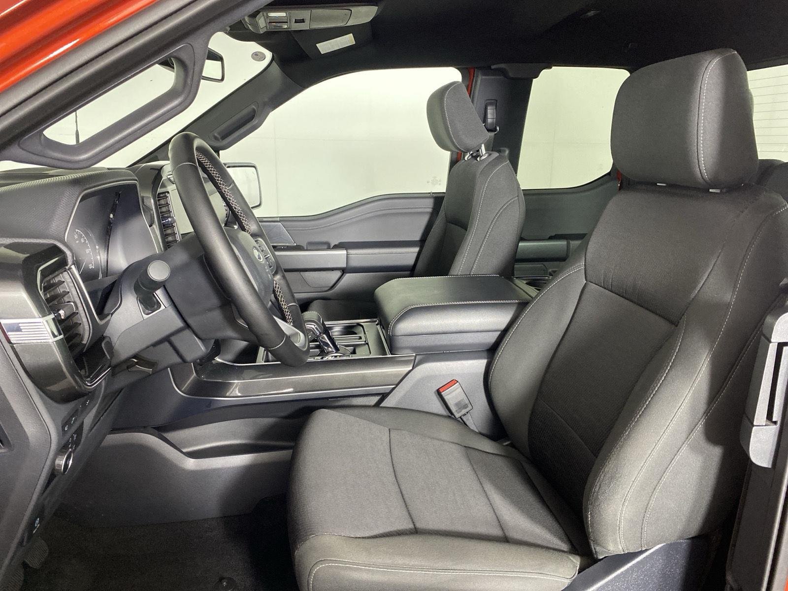 Used 2023 Hot Pepper Red Tinted Clearcoat Ford XLT image 10