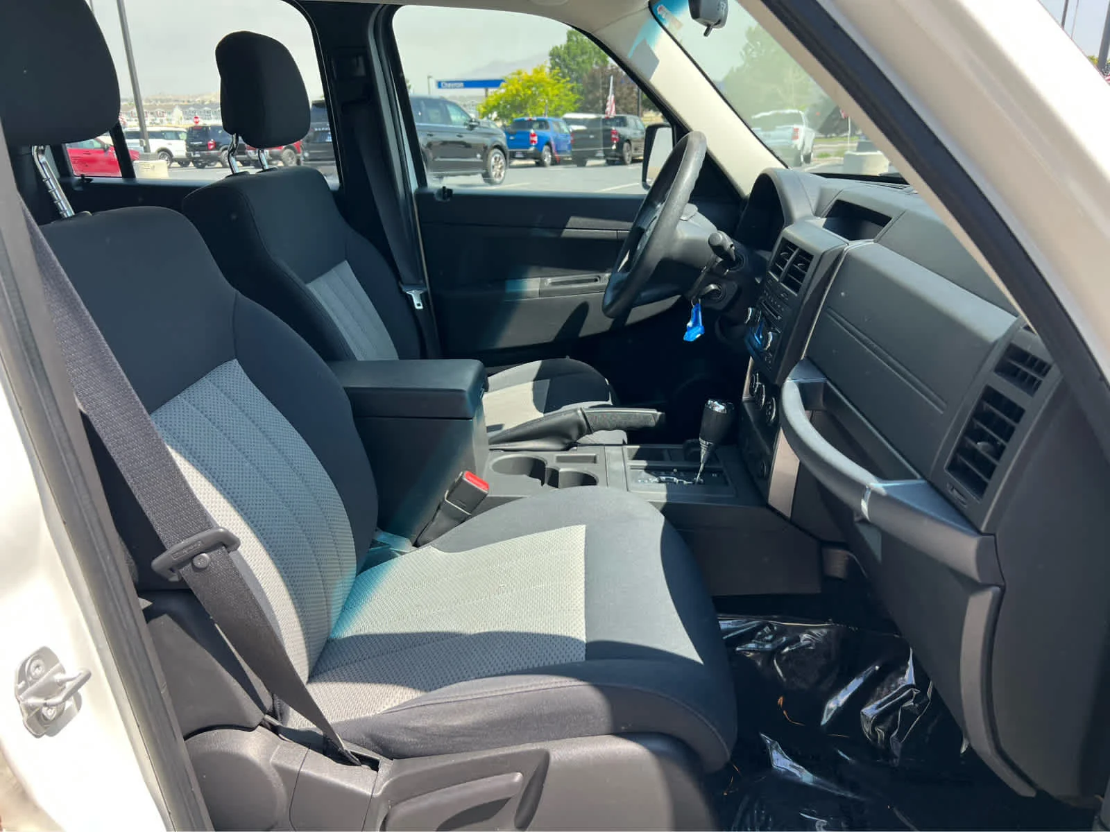 Used 2010 Stone White Clearcoat Jeep Sport image 17