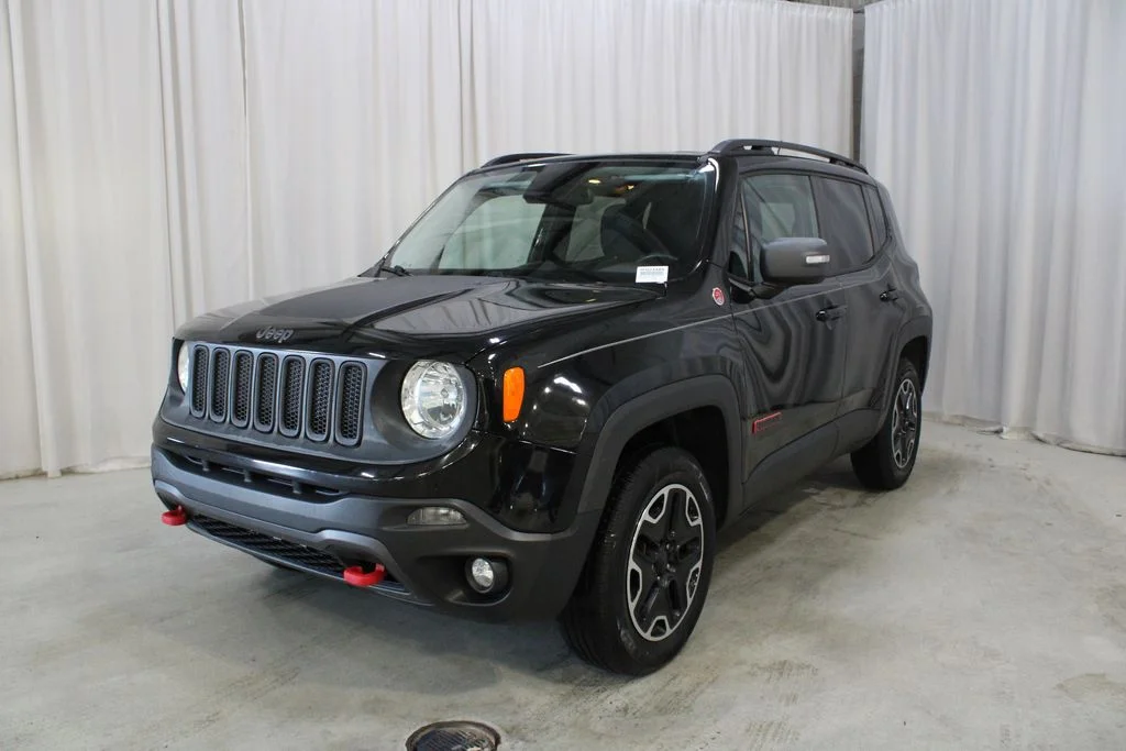 Used 2016 Black Jeep Trailhawk image 34