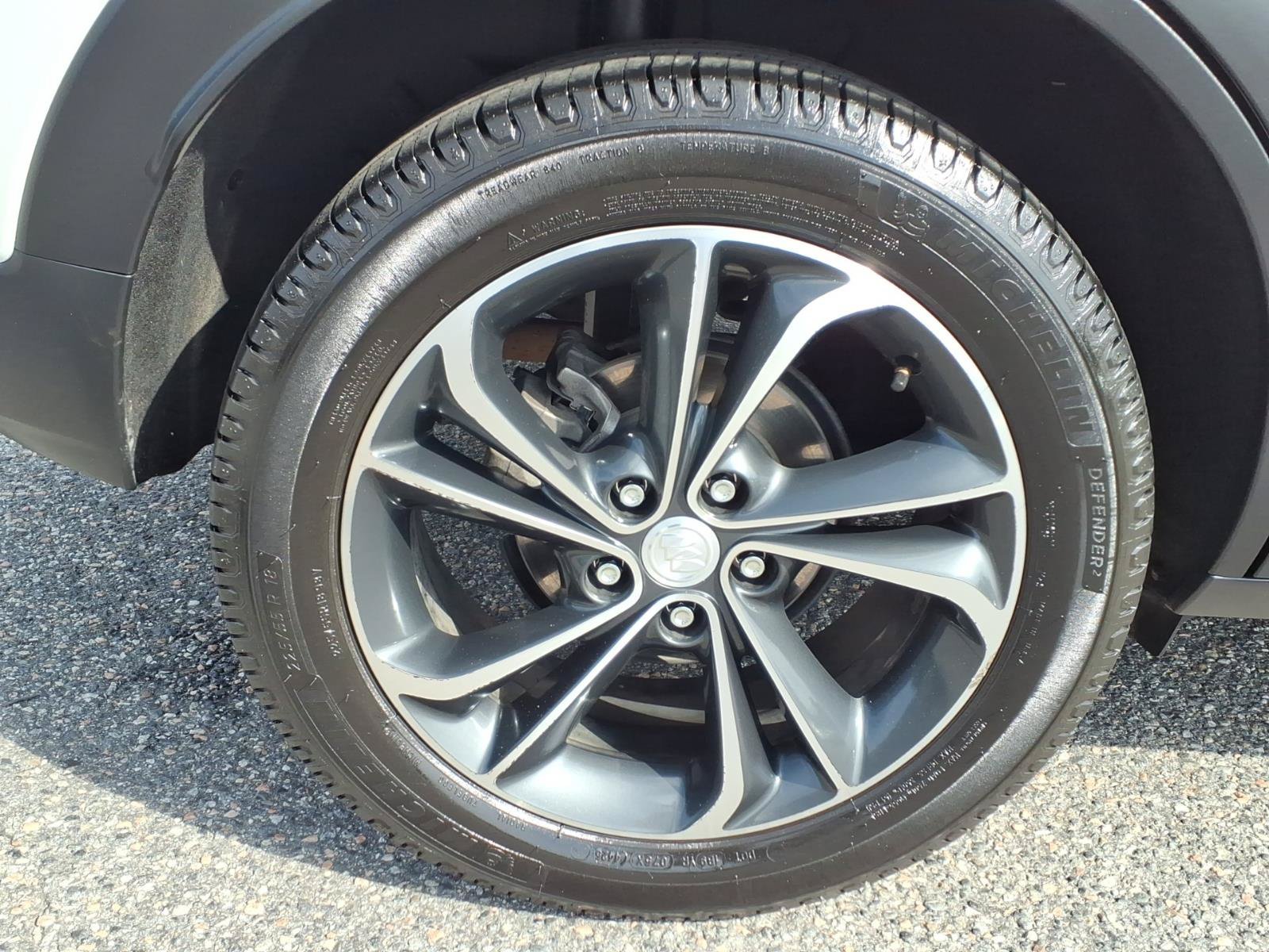 Used 2021 White Frost Tricoat Buick Select image 25