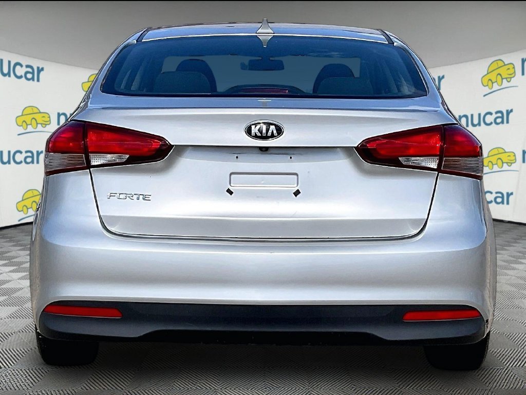 Used 2018 Silky Silver Kia LX image 5