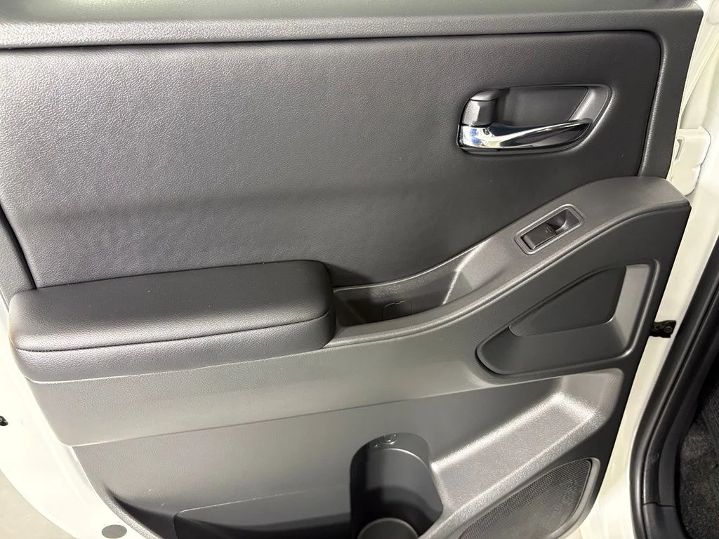 New 2026 Glacier White Nissan Crew Cab SV image 36