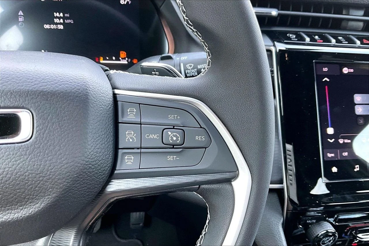 New 2026 Silver Zynith Jeep Laredo image 26