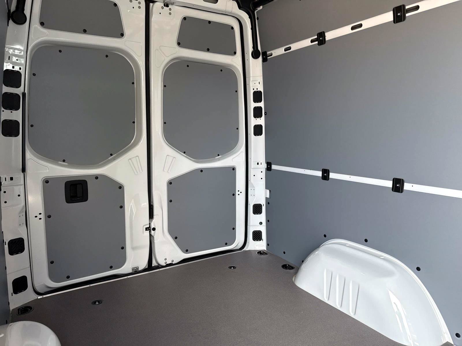 New 2026 Arctic White Sprinter Cargo 144 WB image 10