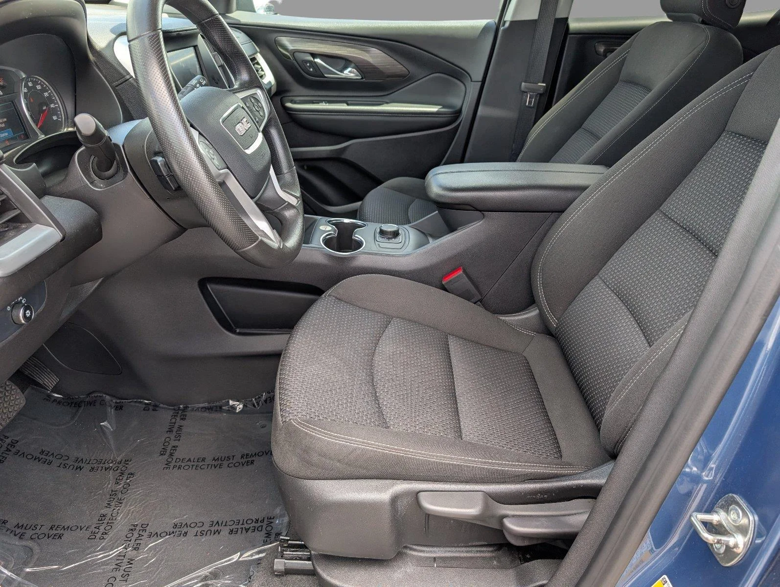 Used 2024 Downpour Metallic GMC SLE image 3