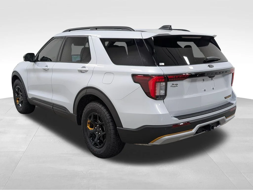New 2026 Space White Metallic Ford Tremor® image 25