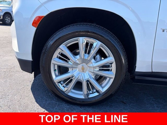 Used 2023 Beige Chevrolet High Country image 11
