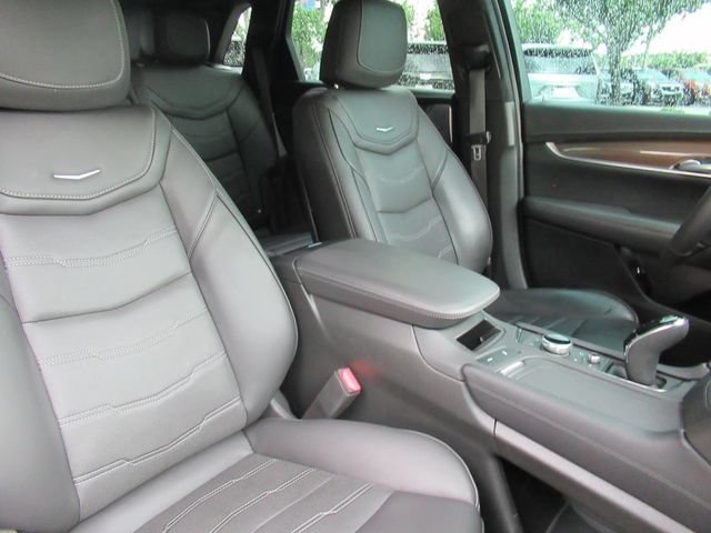 Certified Used 2024 Crystal White Tricoat Cadillac Sport image 10