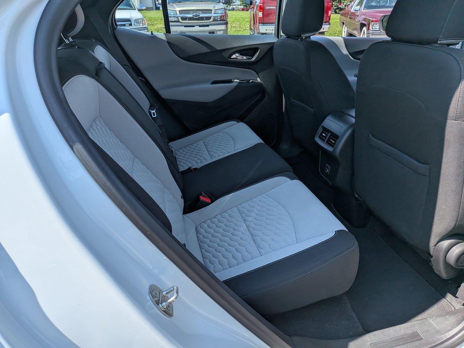Used 2019 Summit White Chevrolet LS image 33
