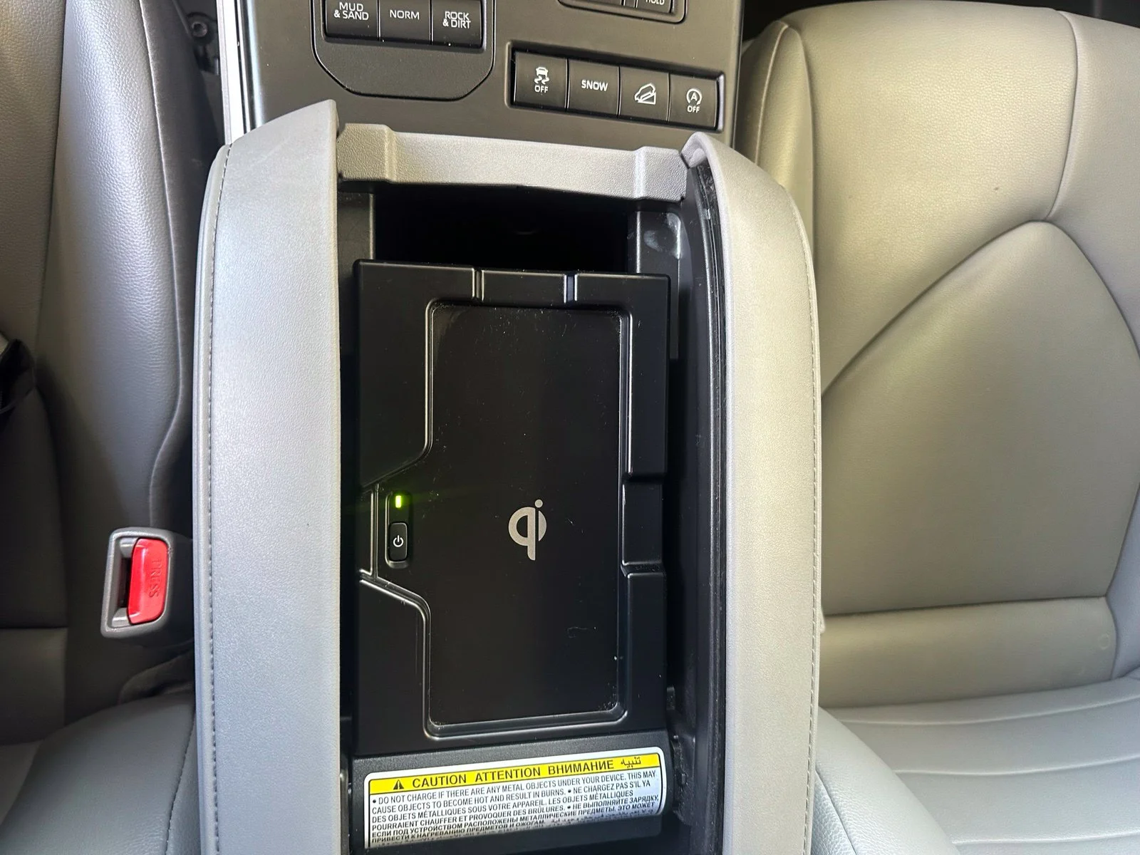 Used 2022  Toyota XLE image 25