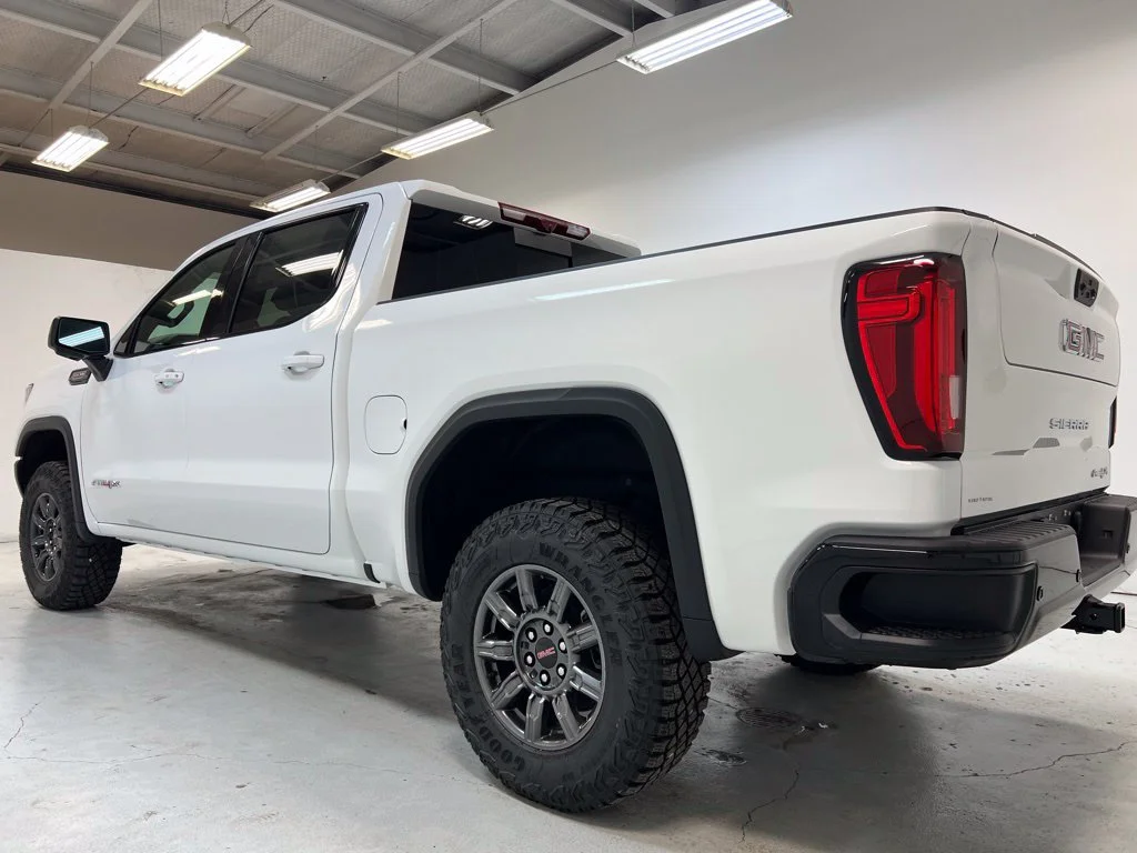 2026 GMC Sierra 1500 AT4X - Photo 10