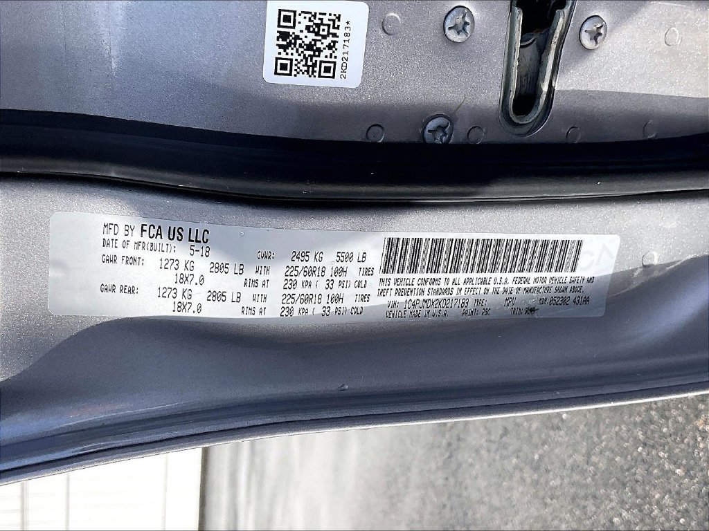 Used 2019 Billet Silver Metallic Clearcoat Jeep Limited image 32