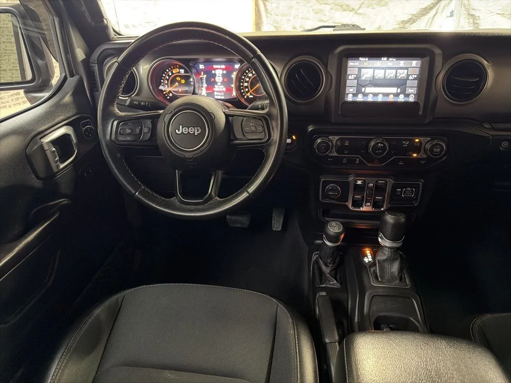 Used 2021 Silver Jeep Unlimited Sport image 15