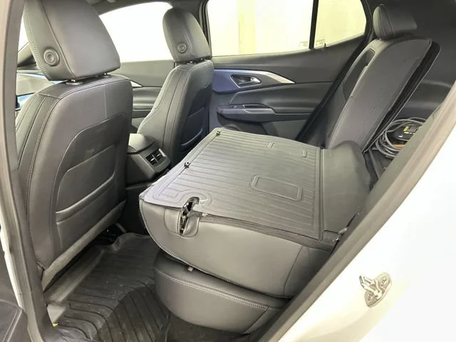 Used 2024 Summit White Chevrolet 3LT image 22