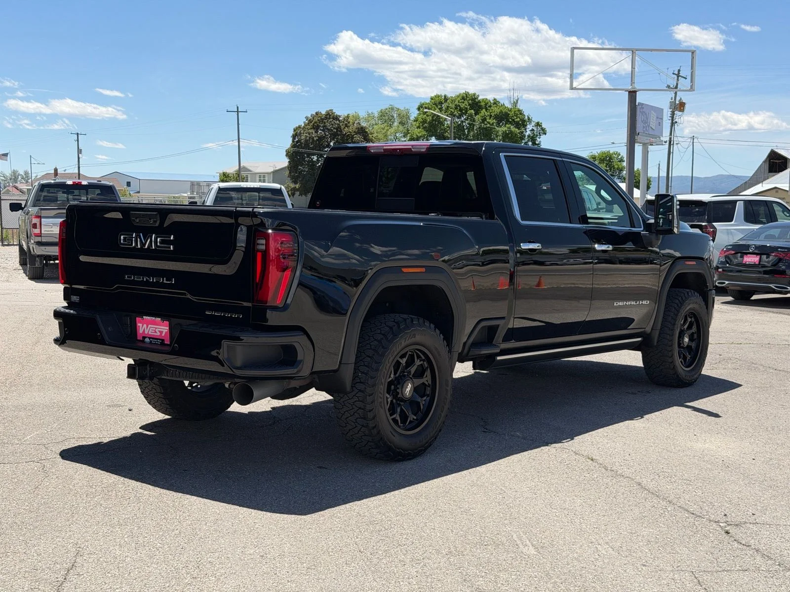 Used 2025 Black GMC Denali Ultimate image 7