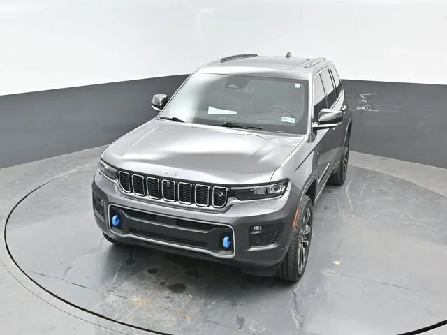 Certified Used 2022 Metallic Jeep Overland 4xe image 20