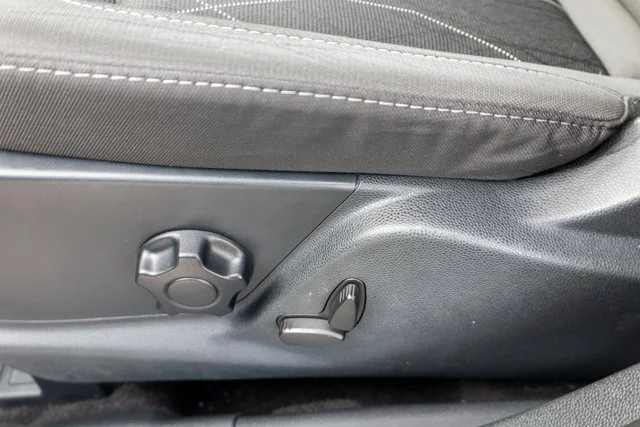 Used 2020 Black Ford SE image 19