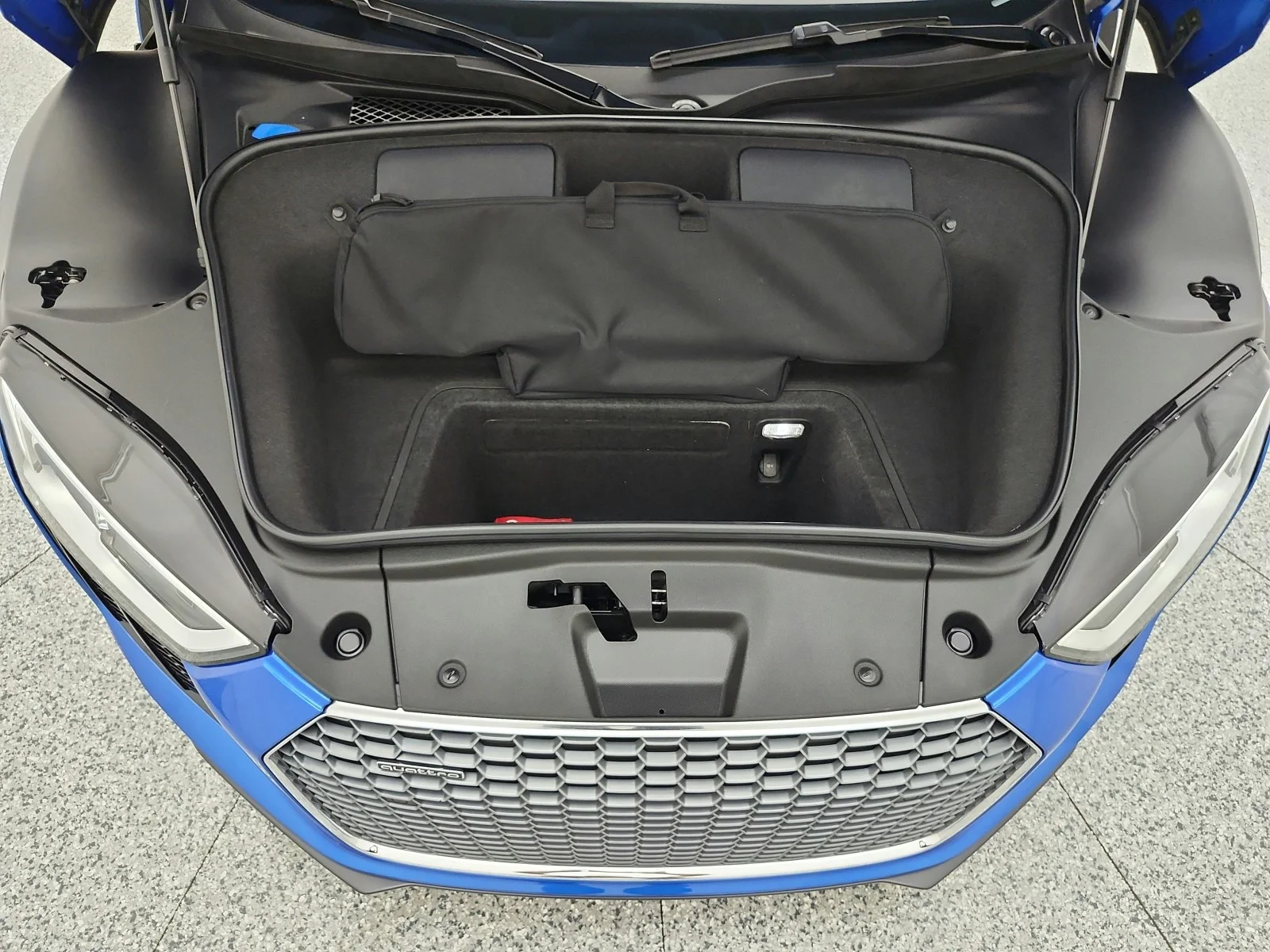 Used 2017 Ara Blue Crystal Effect/Black Roof Audi V10 image 15