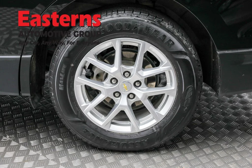 Used 2022 Black Chevrolet LS image 8