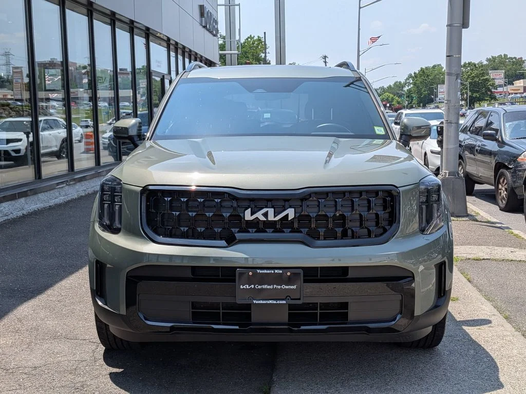 Used 2024 Green Kia EX X-Line image 3
