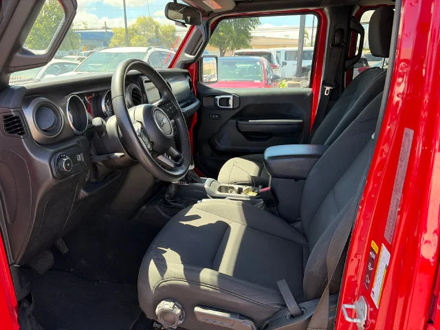 Used 2023 Red Jeep Sport S image 9