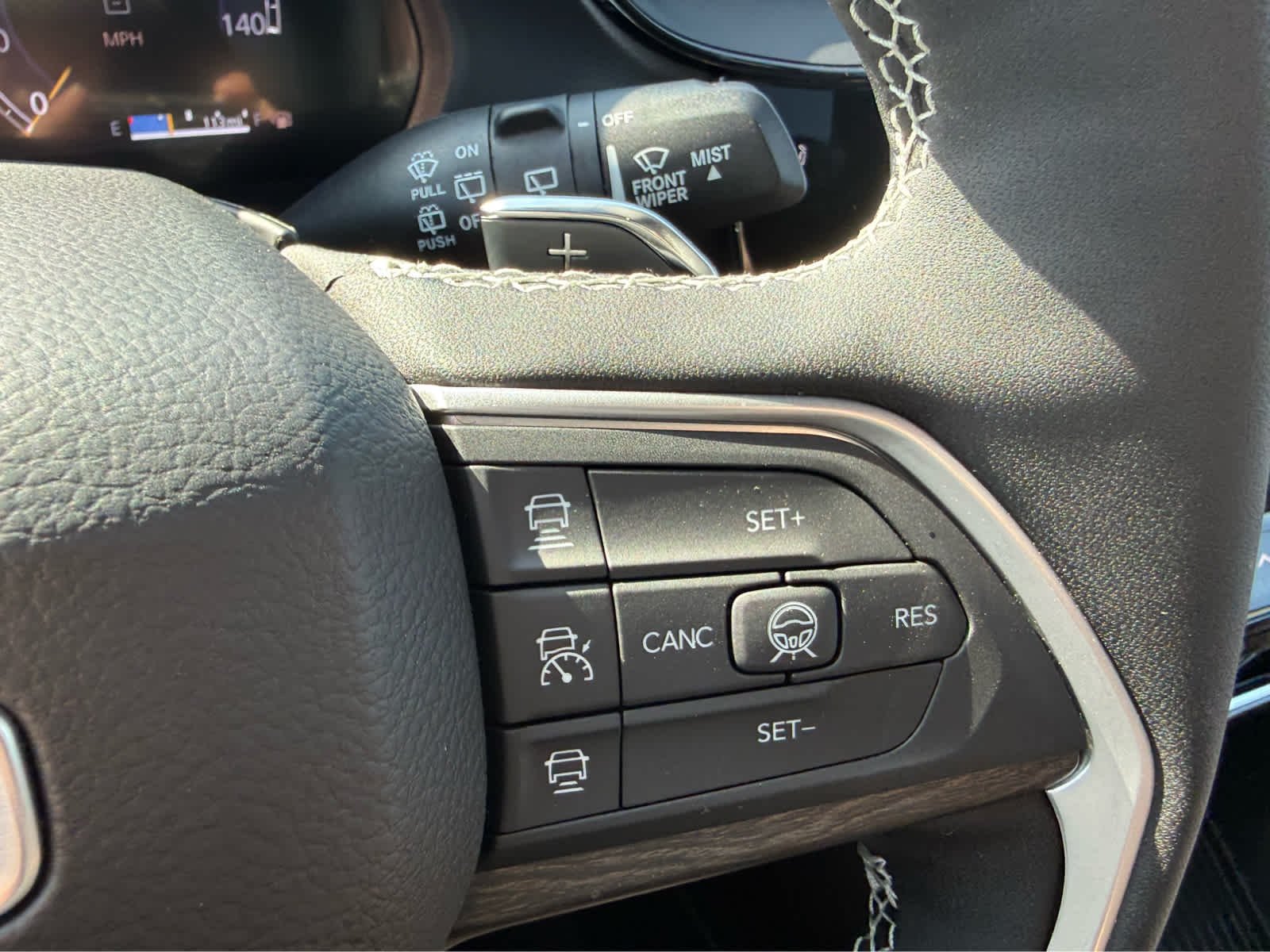 New 2026 Diamond Black Crystal Pearlcoat Jeep Laredo Altitude image 24