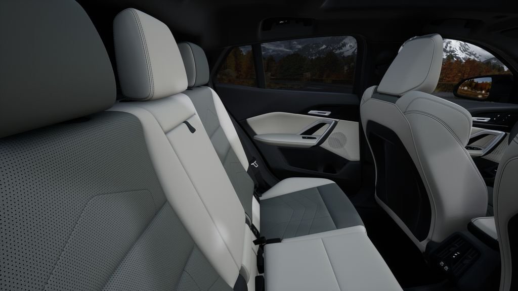 New 2026 Black Sapphire Metallic BMW xDrive28i image 38