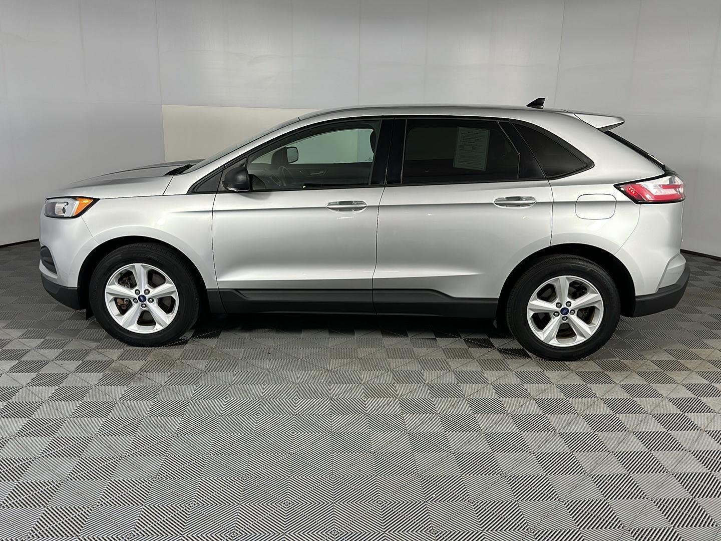 Used 2019 Ingot Silver Ford SE image 12