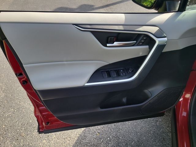 Used 2025 Red Toyota XLE Premium image 16