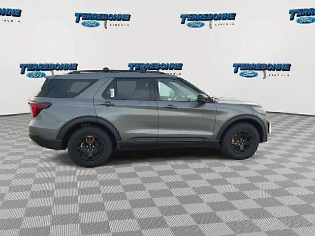 New 2026 Carbonized Gray Metallic Ford Tremor® image 31