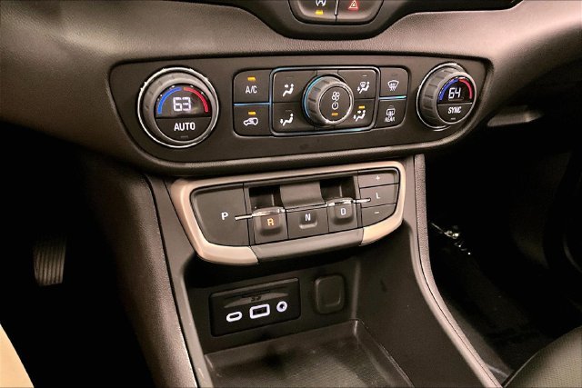 Used 2024 Summit White GMC Denali image 31