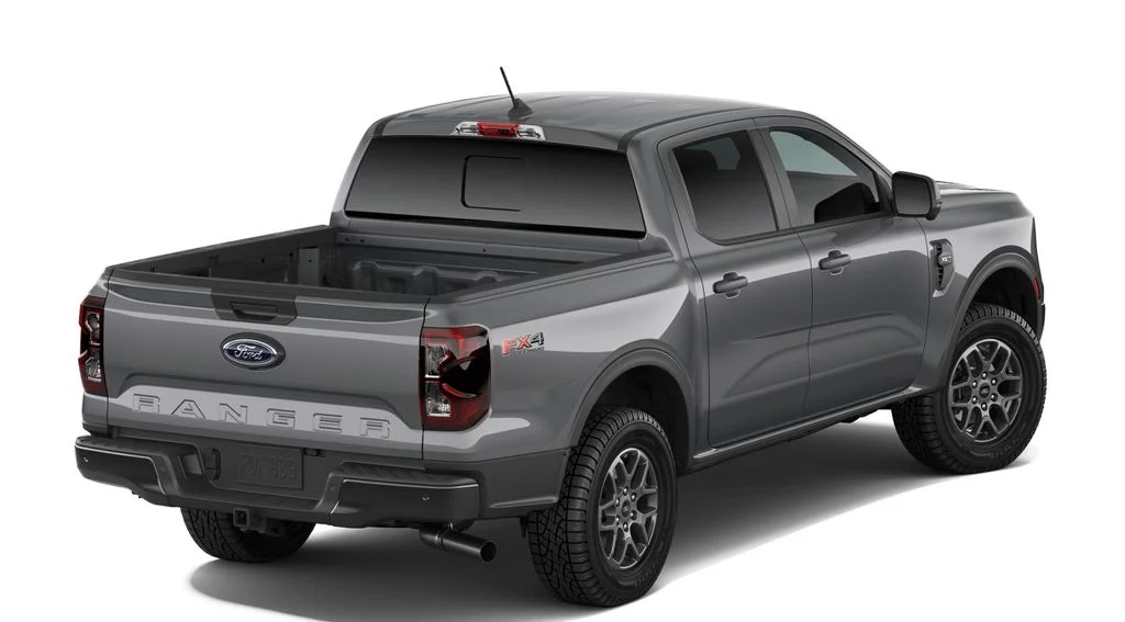 New 2026 Carbonized Gray Metallic Ford XLT image 3