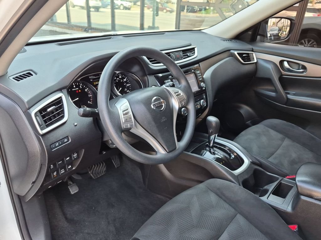 Used 2014 White Nissan SV image 10