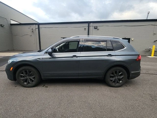 Used 2023 Platinum Gray Metallic Volkswagen 2.0T SE image 5