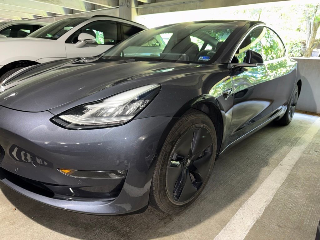 Used 2020  Tesla Long Range image 1