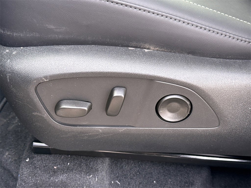 2026 GMC ACADIA - Image 16