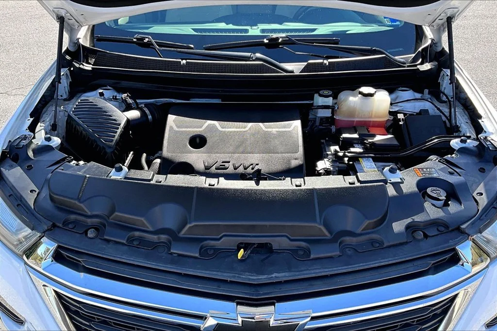 Used 2022 White Chevrolet LS image 34