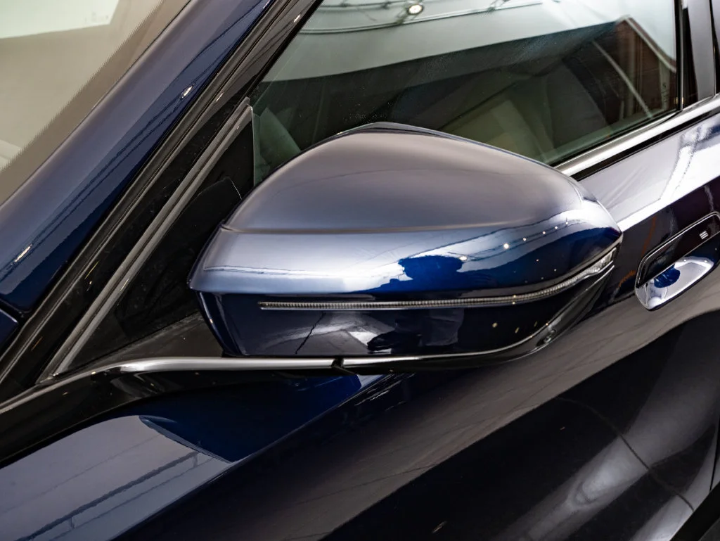 New 2027 Tanzanite Blue II Metallic BMW 550e xDrive image 15