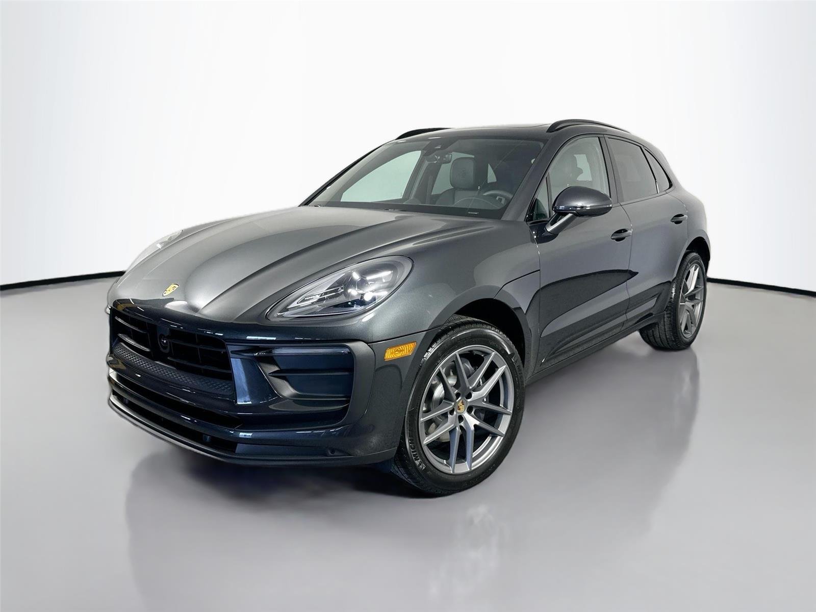 2026 Porsche Macan T's photo