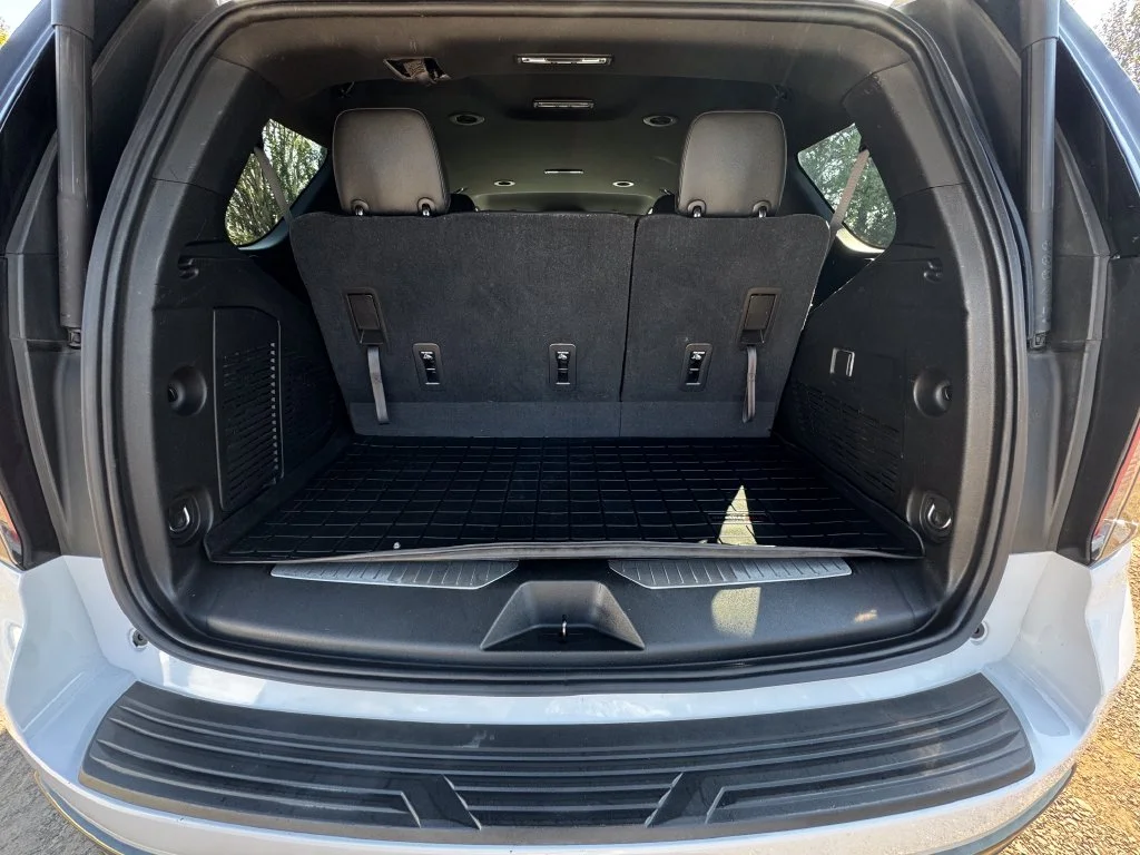 Used 2021 Summit White Chevrolet Z71 image 10