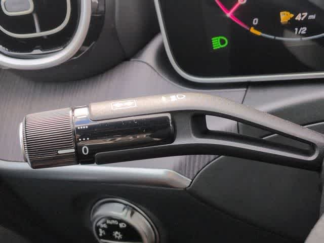 New 2026 Graphite Grey Metallic Mercedes-Benz C 300 image 26