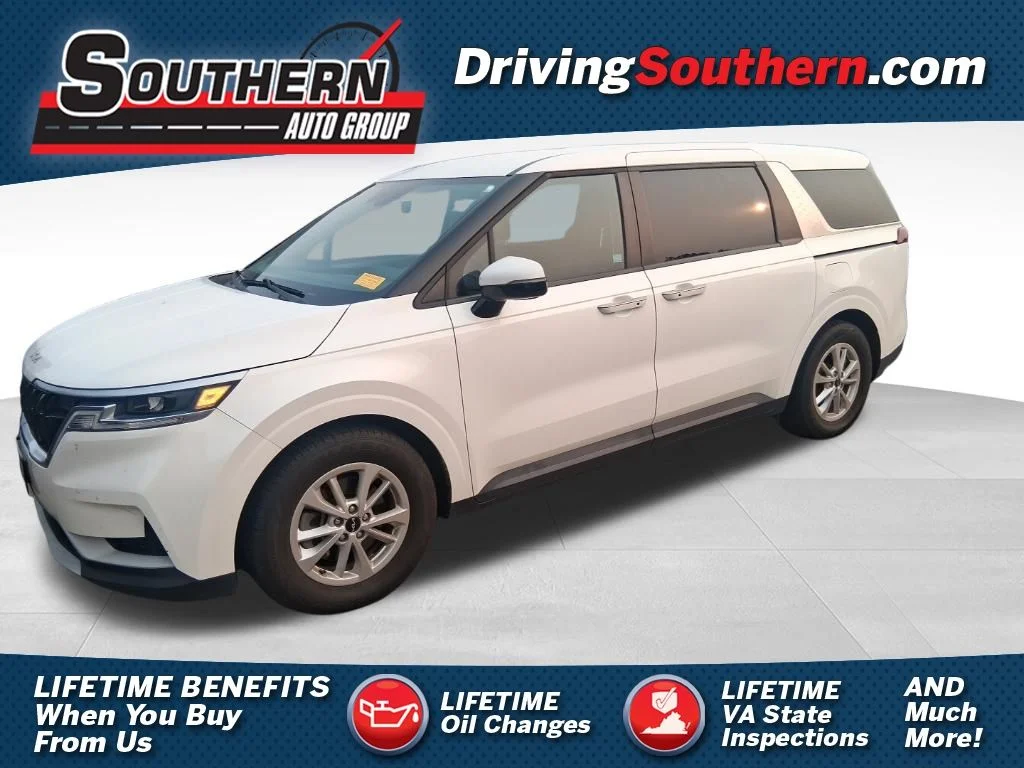 Used 2022 White Kia LXS image 1