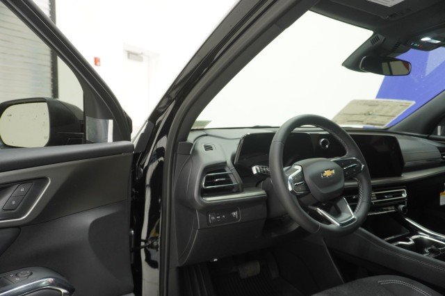 2025 Chevrolet Traverse LT - Photo 16