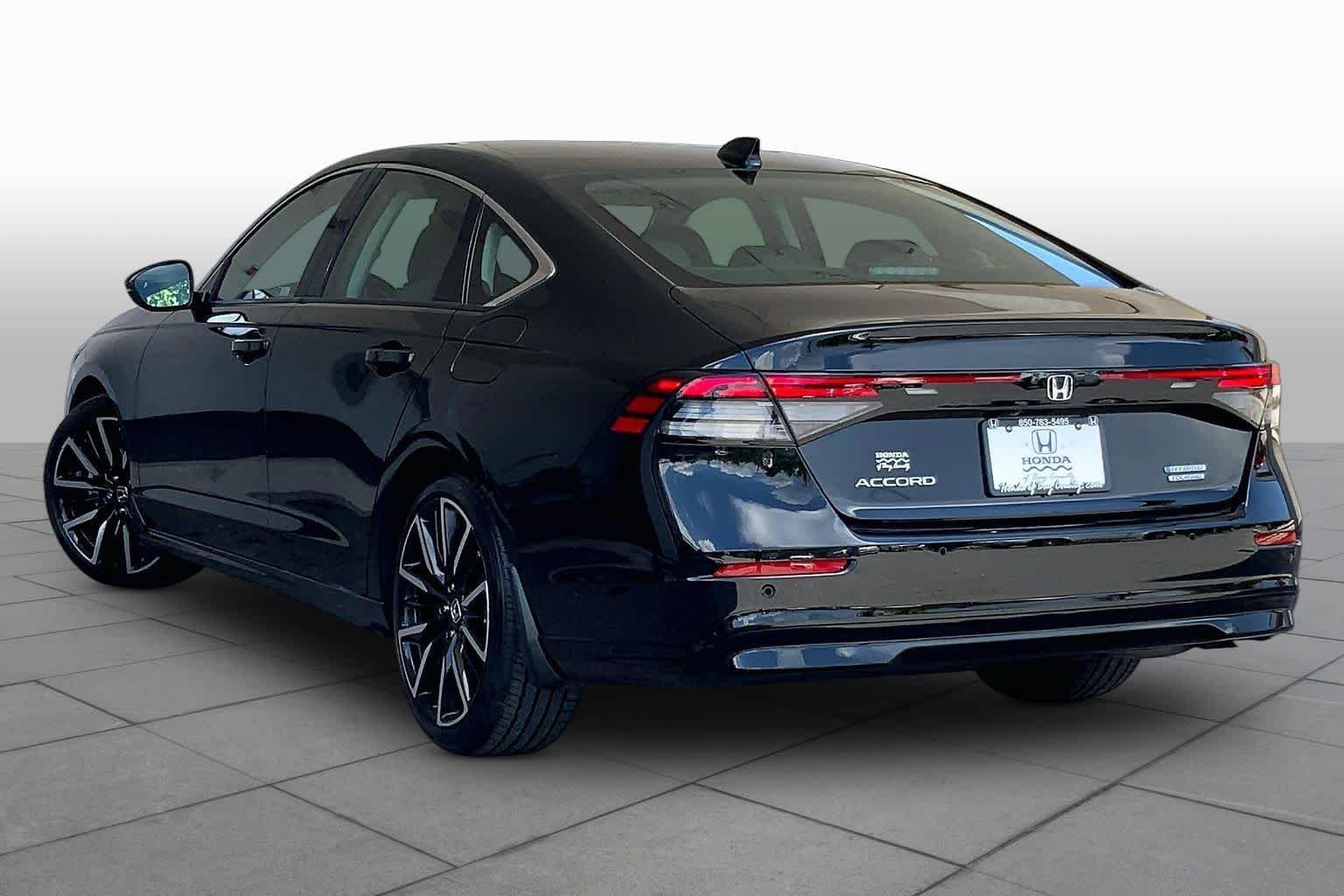 Used 2024 Crystal Black Pearl Honda Touring image 12