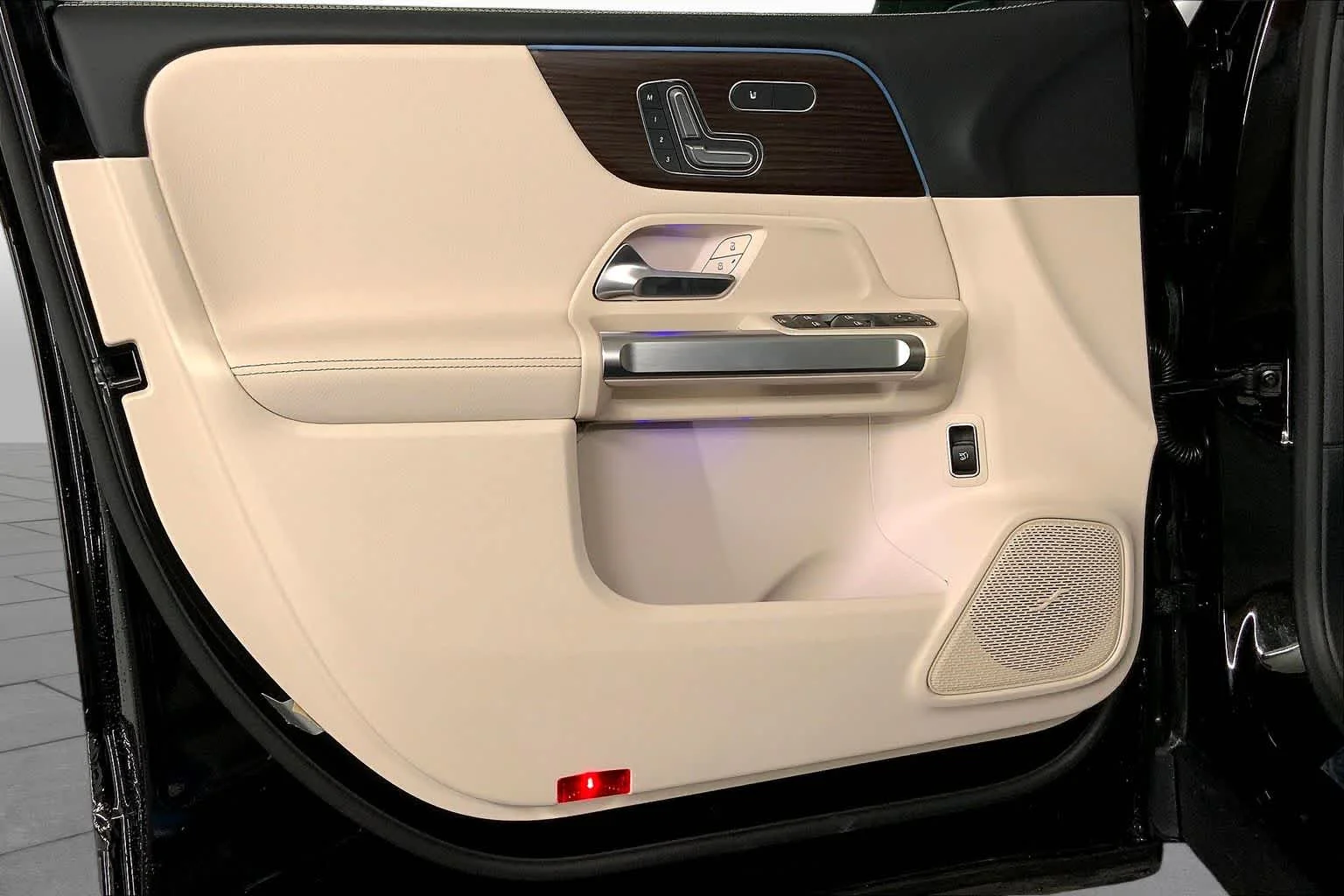 2025 Mercedes-Benz GLB Base - Photo 12