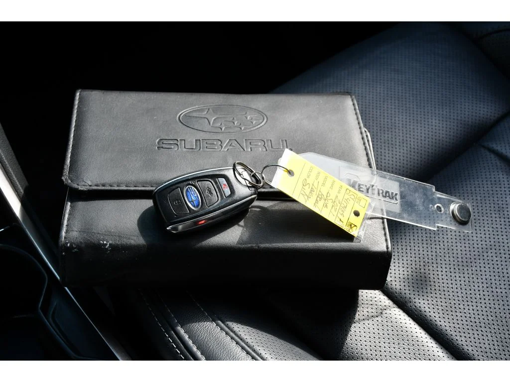 Used 2021 Ice Silver Metallic Subaru Touring image 40